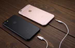 iPhoneSE第2世代のおすすめ充電器は？ついてくる？今までのは使える？充電方法は？